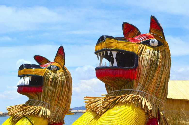 Viajes Perú - Botes de Totora Puno Uros