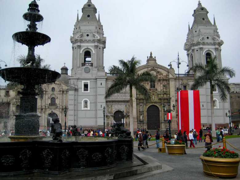 Tours en Perú Lima - Plaza de Armas